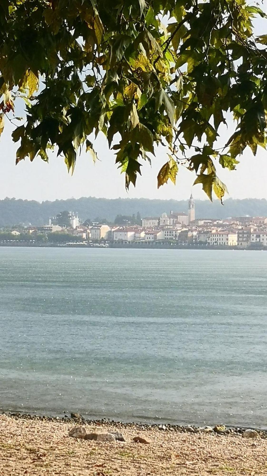 Residenza Esse Angera Exterior foto